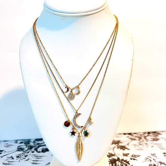 Jewelry - Triple layer chain necklace